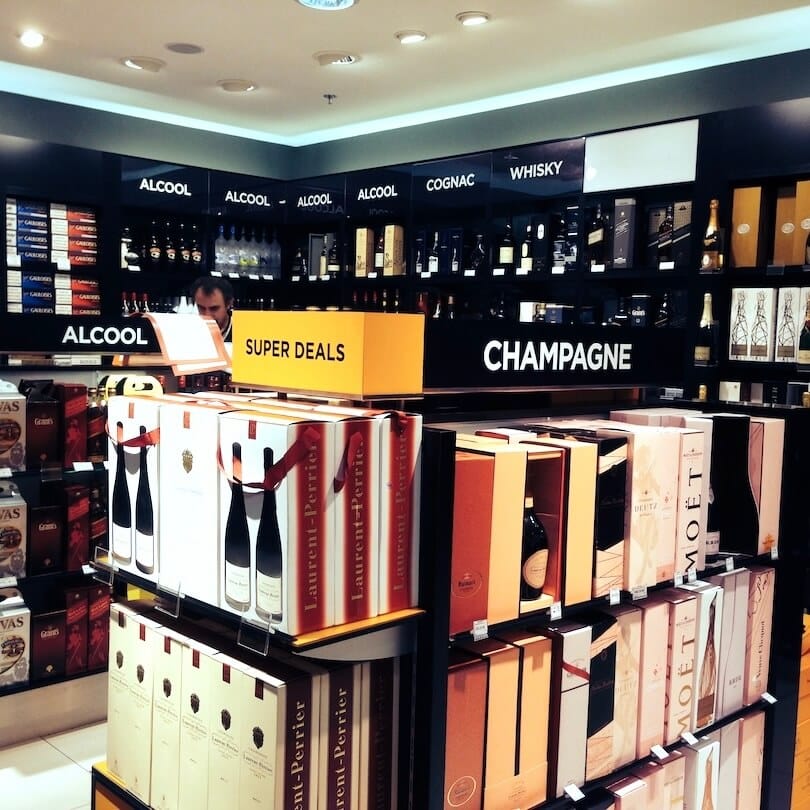 decoupe pvc expansé a la forme 10 mm boutique commerce